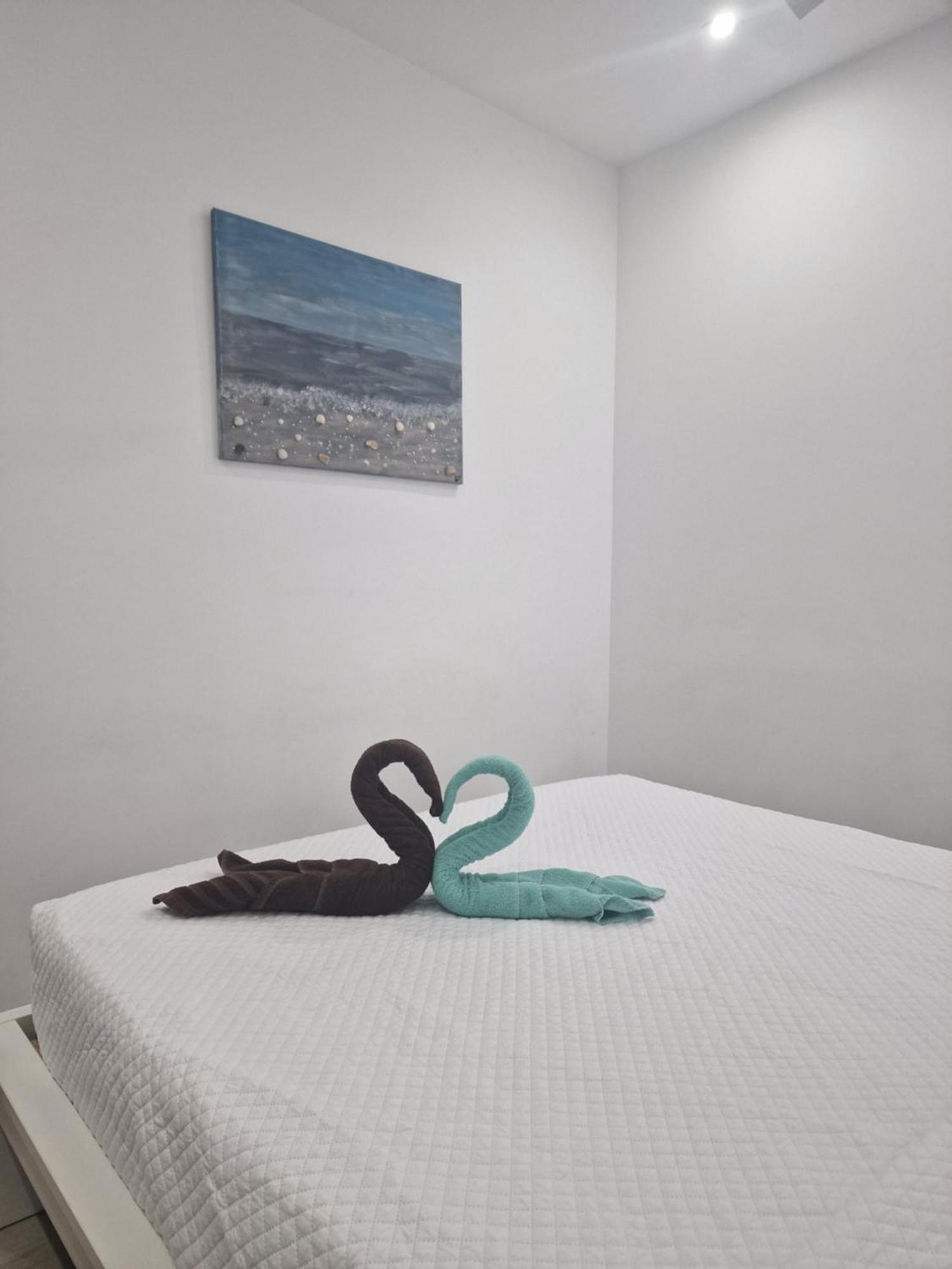 Barcelona,Apartamento Con Terraza Apartment L'Hospitalet de Llobregat Ngoại thất bức ảnh